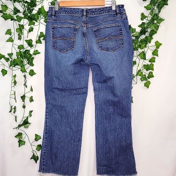 a.n.a. Cropped Classic Denim Pants. Size 8. EUC - Picture 2 of 7